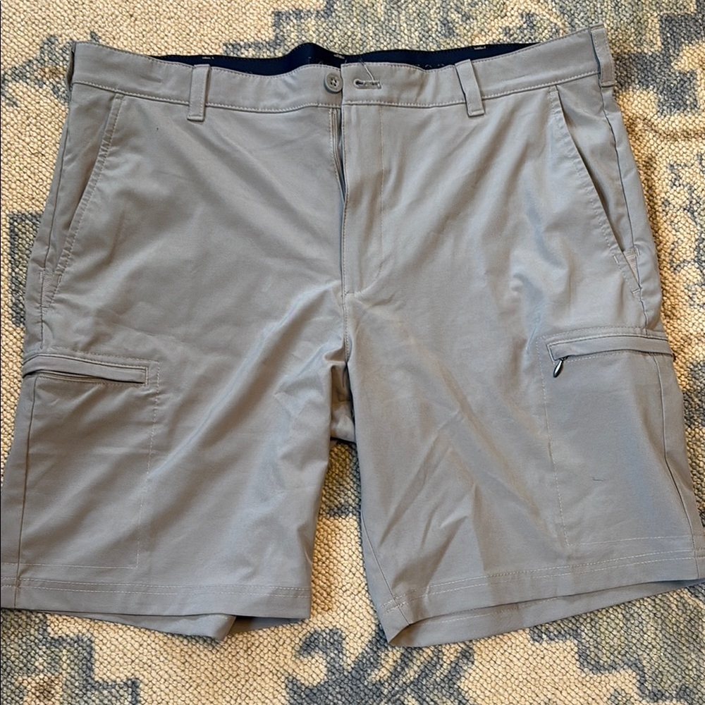 Men's Izod grey golf Shorts